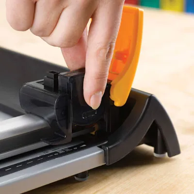 Rogneuse à papier Electron A4 - Capacité 10 feuilles - Guillotines papier, Rogneuses papier -1