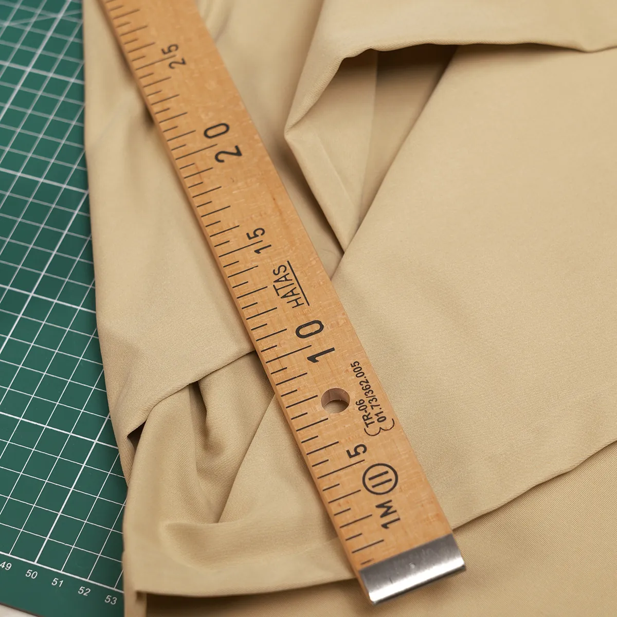 Règle de couture en bois 1m graduée tous les 5 mm - Mètre en bois - Règles et traces lettres-1