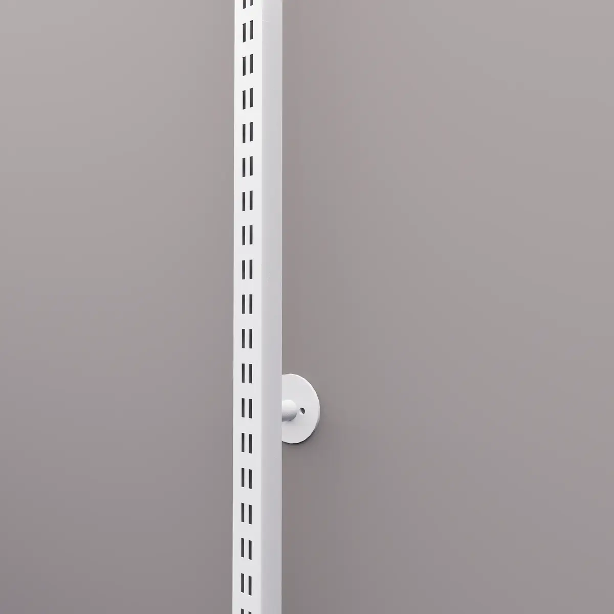 Montant crémaillère mural double perforation 240cm blanc section 25x25mm - Ligne Square 25 blanc-1