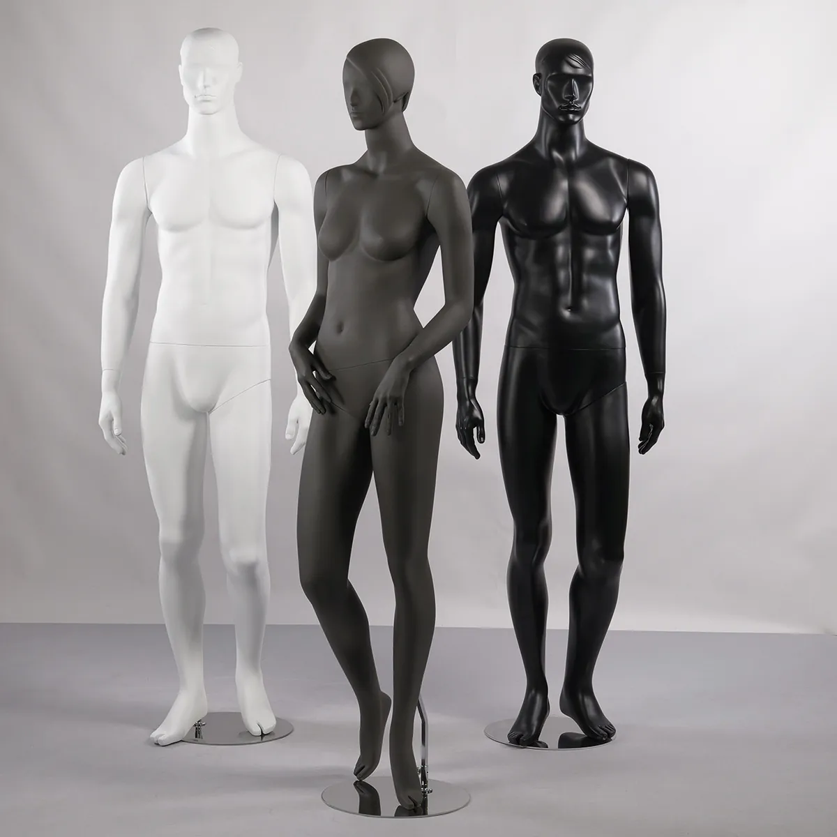 Mannequin homme, tête et cheveux sculptés H 184 cm Fibre de verre - Noir mat - Mannequins cheveux sculptés-4