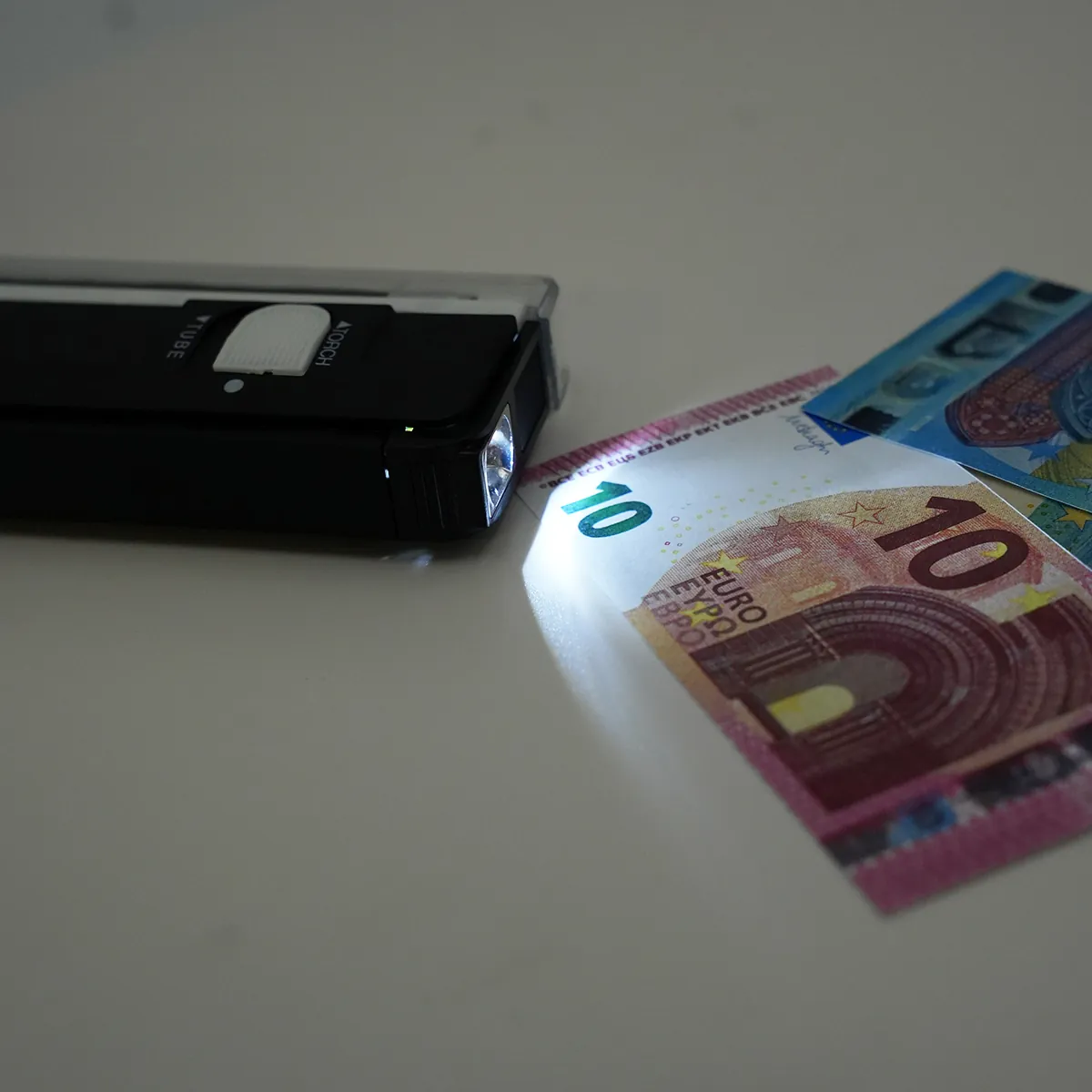 Détecteur de faux billets portable - Détecteurs de faux billets - Compteurs pièces et billets-5