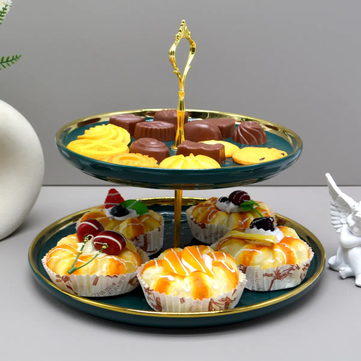 Présentoir à gâteaux 2 niveaux en céramique ø 25,5 / 20 x H 25 cm – Serviteur à gâteaux - Vert / Or - Cloches à gâteaux, Présentoirs gâteaux-1