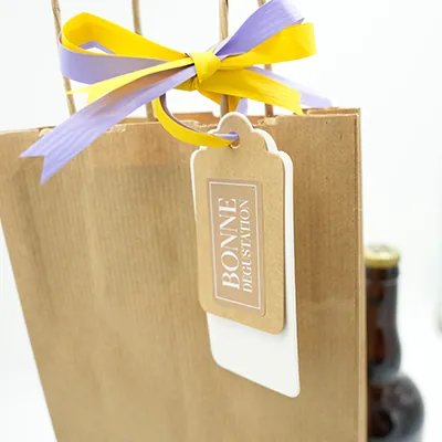 Étiquettes américaines - Etiquettes cadeaux à trou-1