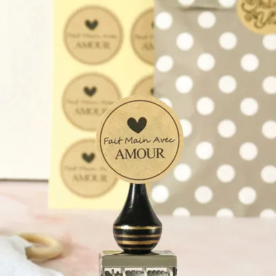 Étiquette adhésive Fait main avec AMOUR ø 35 mm - Paquet de 600 - Étiquettes cadeaux adhésives-2