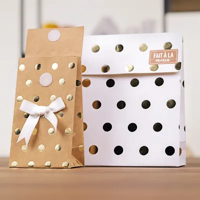 Pochettes cadeaux Pois - blanc / or - moyen modèle - Pochettes cadeaux à motifs-1