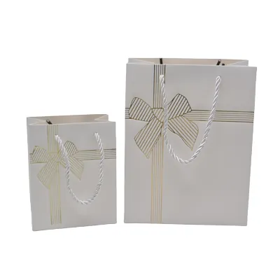 Sacs pelliculés blancs embossés nœud or poignées cordelette 12+7x15 cm 210g/m² – Paquet de 20 - Sacs pelliculés à motifs-1