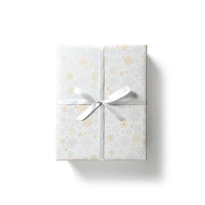Papier cadeau kraft blanc flocons or/argent 70 cm x 25 m 60 g/m² – le rouleau - Papiers cadeaux kraft à motifs-1