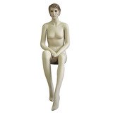 Mannequin femme assise, cheveux sculptés