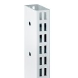 Montant 2 faces double perforation, pas de 25 mm