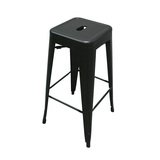 Tabouret de bar industriel empilable en métal noir H77cm – Assise avec passe-main