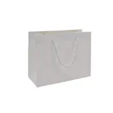 Sacs pelliculés blancs embossés tressés poignées cordelette 23+10x18cm 210g/m² - Paquet de 20