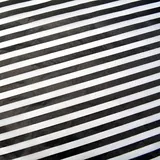 Papier de soie noir et blanc à rayures 17g/m², feuilles de 50 x 70 cm, rame de 120 feuilles
