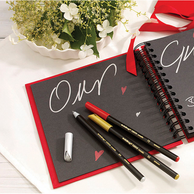 Lot 4 Feutres métalliques or / argent / rouge / bleu, pointe ogive 1 à 3 mm.  - Stylos feutres-1