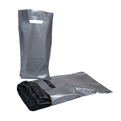 Sac plastique PEBD argent poignées découpées 25+4x38cm 55µ – Paquet de 100 - Sacs plastique unis, poignées découpées-1