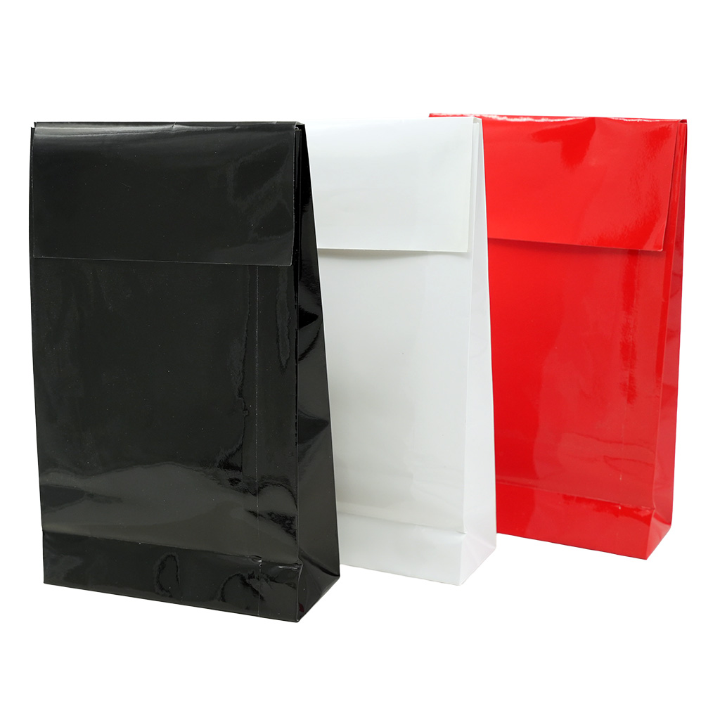 Pochette cadeau luxe noire brillante pelliculée, adhésive 14+5,5x23 cm – 170 g/m² – Paquet de 50 - Pochettes cadeaux luxe-1