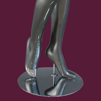 Mannequin femme, finition laquée, jambe droite pliée - Mannequins abstraits-1