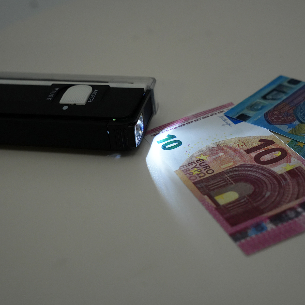 Détecteur de faux billets portable - Détecteurs de faux billets - Compteurs pièces et billets-5