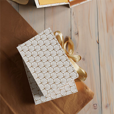 Boîte kraft Art déco avec couvercle à rabat - blanc / cuivre - 19 x 13 x H 8,5 cm - Boites cadeaux carton pliables-2