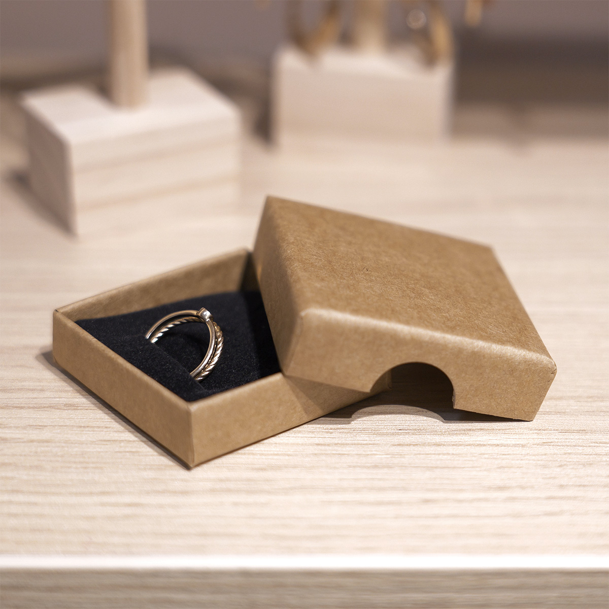 Écrins à bijoux kraft brun 6x6x1,6cm – Paquet de 20 - Écrins à bijoux, Coffrets à bijoux-1