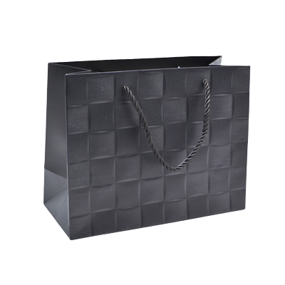 Sacs pelliculés noirs embossés tressés poignées cordelette 31+12x26 cm 210g/m² – Paquet de 20 - Sacs pelliculés à motifs