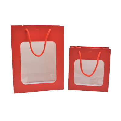 Sac pelliculé rouge mat à fenêtre 18 x 8 x 19 cm poignées cordelettes - Lot de 20 - Sacs pelliculés poignées cordelette-2