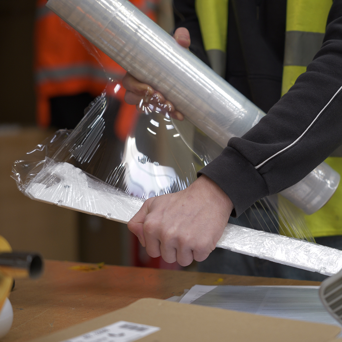 Film étirable manuel tri-couches transparent 17 microns 45 cm x 270 m - Films étirables manuels-1