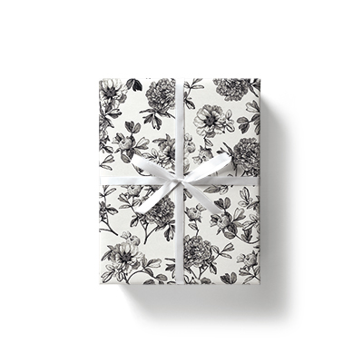 Papier cadeau fleurs dessinées noir & blanc 70 cm x 50 m 80 g/m² – Le rouleau - Papier cadeaux couchés à motifs-4