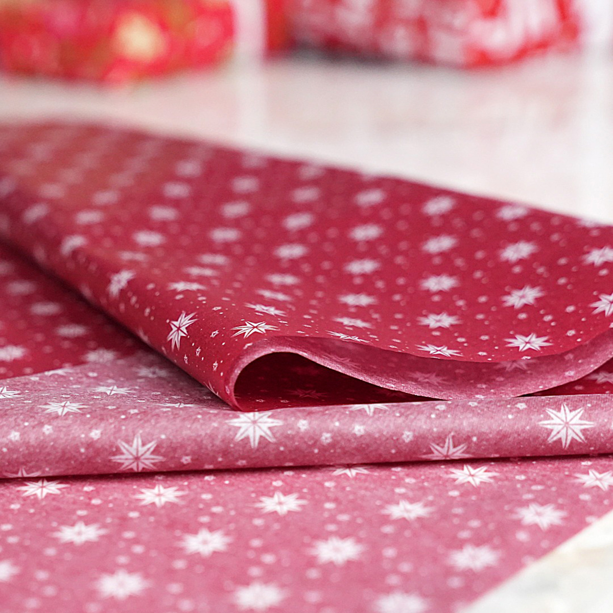 Papier de soie étoiles rouge/blanc 17g/m² 50x70 cm – Paquet de 120 feuilles - Papiers de soie-1