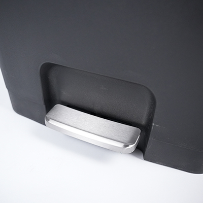 Poubelle à pédale noire 90 L L 45 x P 37,5 x H 82,5 cm - Poubelles professionnelles-4