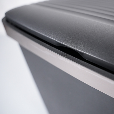 Poubelle à pédale noire 90 L L 45 x P 37,5 x H 82,5 cm - Poubelles professionnelles-5