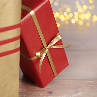 Papier cadeau kraft vergé rouge uni 70 cm x 100 m 60 g/m² – le rouleau - Papiers cadeaux unis-1