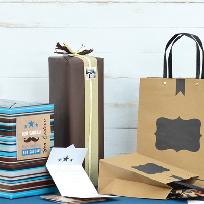 Bon cadeau Moustache kraft / rouge 12x12cm + enveloppe - Bons cadeaux-3