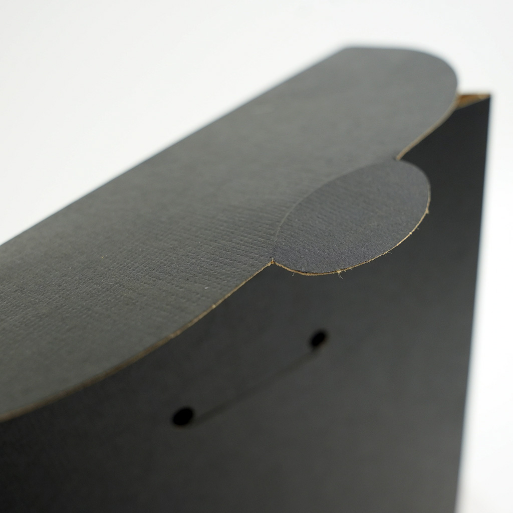 Pochette cadeau noire carton finition luxe 11,5 x 5,5 x 18 cm - Paquet de 10 - Pochettes cadeaux luxe-1
