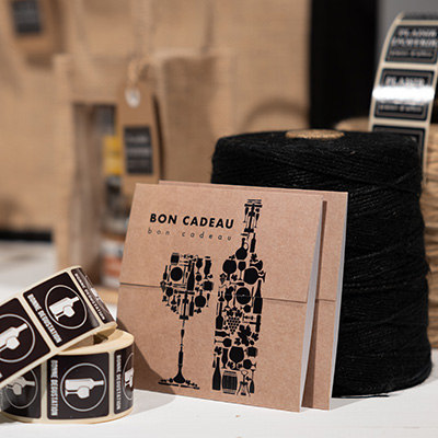 Bon cadeau kraft motif caviste brun / noir 12 x 12 cm - Paquet de 12 - Bons cadeaux-4