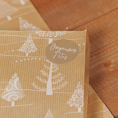 Étiquettes cadeaux adhésives rondes Joyeuses Fêtes or/blanc ø35 mm – Paquet de 500 - Étiquettes cadeaux adhésives-1