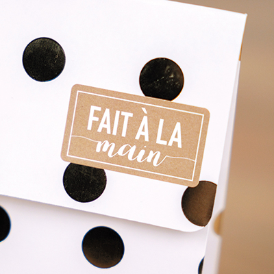 Étiquettes cadeaux adhésives rectangulaires Fait à la main brun/blanc 45 x 25 mm – Paquet de 500 - Étiquettes cadeaux adhésives-1