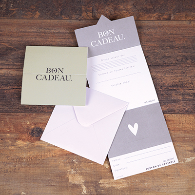 Bon cadeau minimaliste vert sauge 12x12cm avec enveloppe – paquet de 12 - Bons cadeaux-3