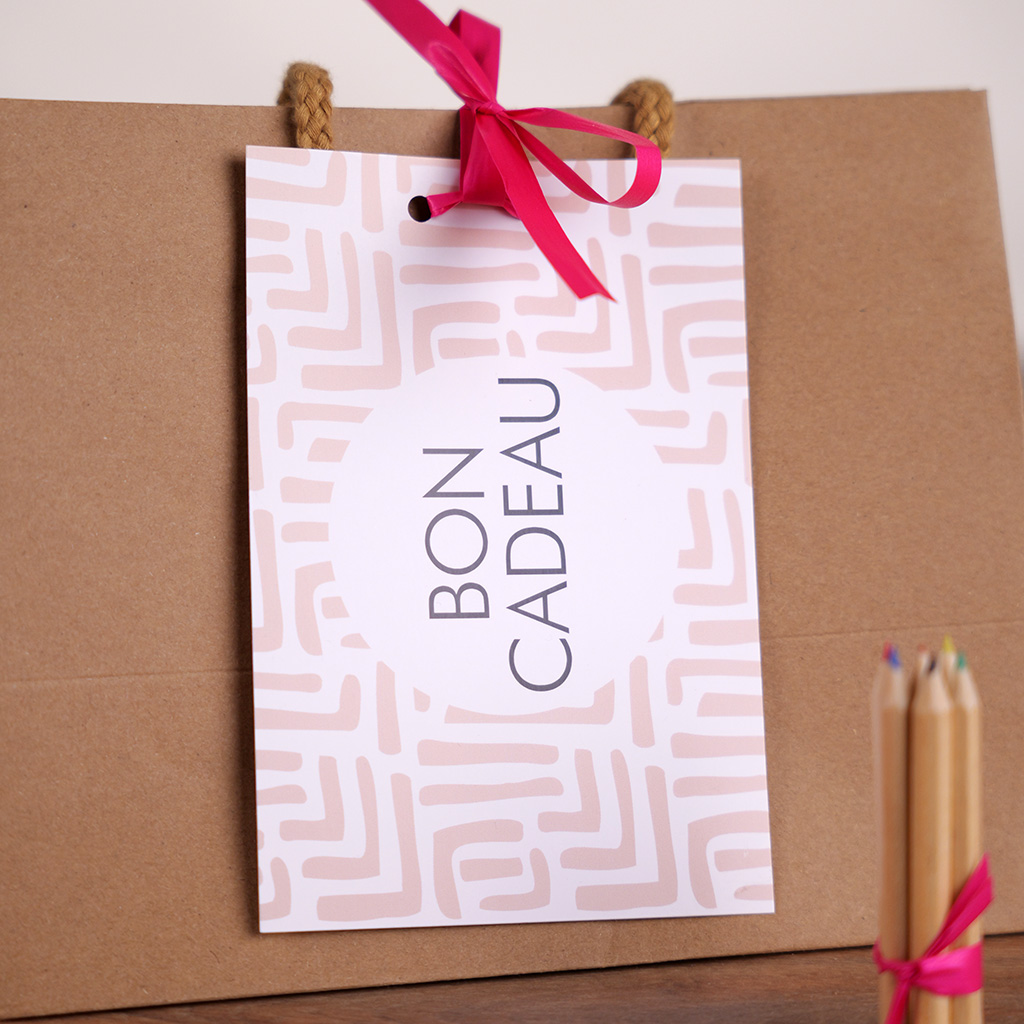 Bon cadeau graphique nude 17 x 11,5 cm avec enveloppe – paquet de 25 - Bons cadeaux-2