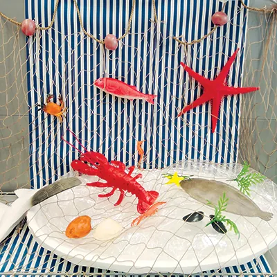 Filet avec poissons artificiels - Décors marins-2
