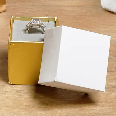 Écrin bijoux carton kraft Blanc / Or 6 x 6 x 6 cm - Ecrin pour bague - Boîte bijoux - Paquet de 12 - Écrins à bijoux, Coffrets à bijoux-2
