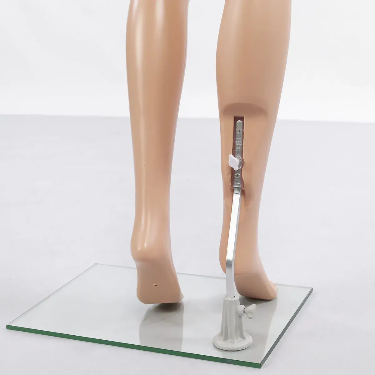 Mannequin femme sans perruque H 176 cm Plastique - Chair - Mannequins femmes-6