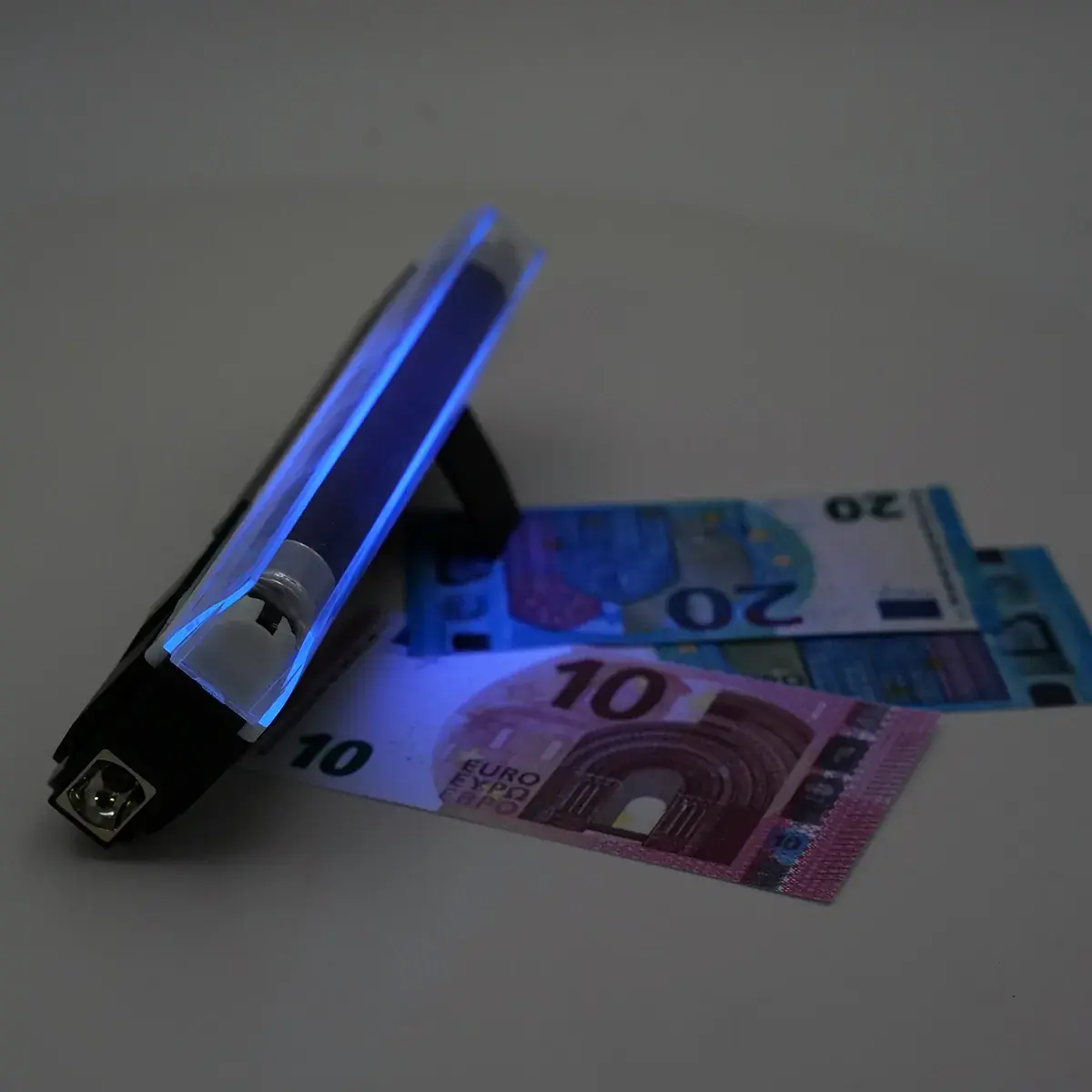 Détecteur de faux billets portable - Détecteurs de faux billets - Compteurs pièces et billets-5