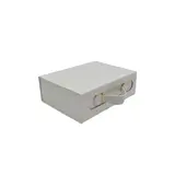 Boîte cadeau carton blanche avec poignée 24x18,2x8cm – Paquet de 5 - Boites carton avec poignée