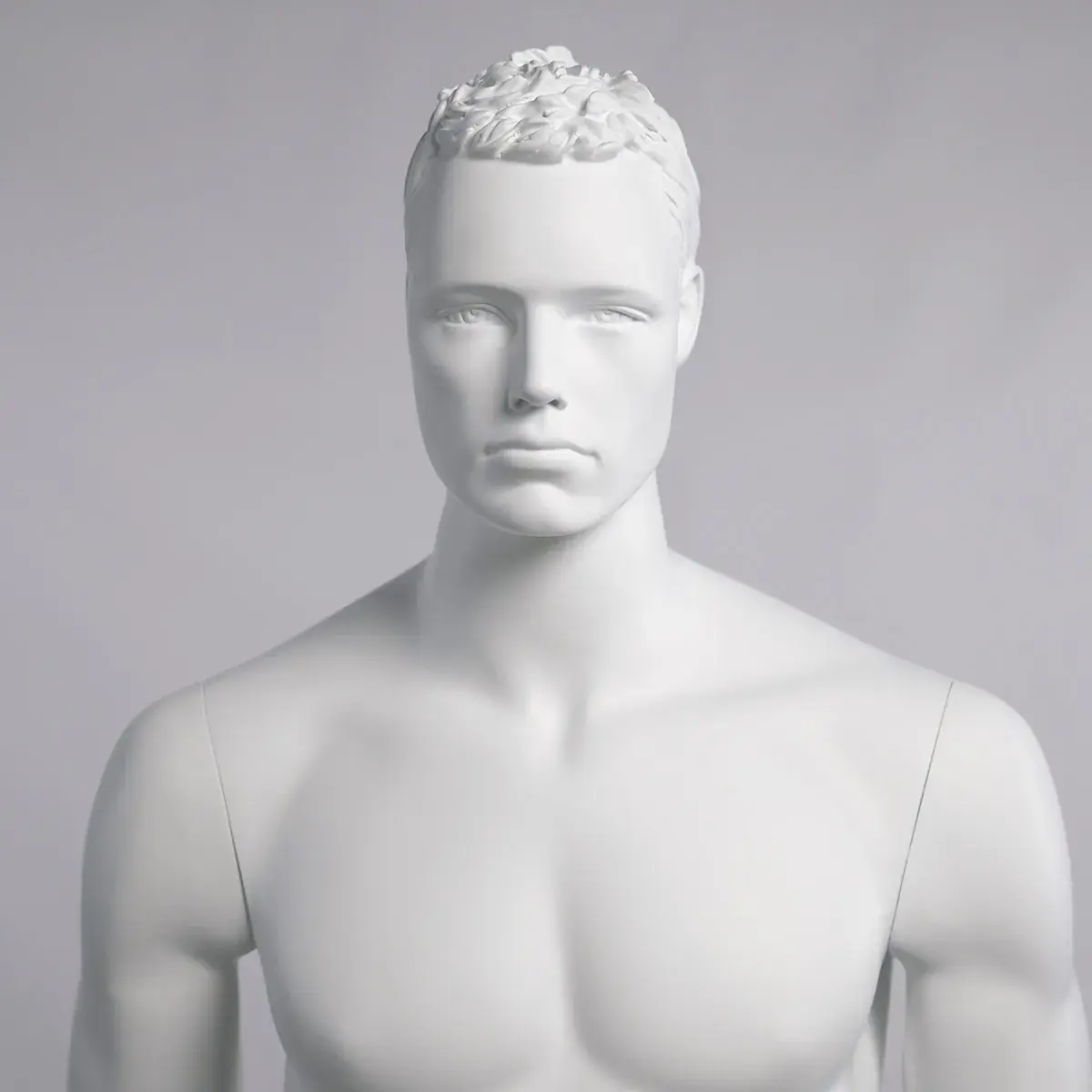 Mannequin homme, cheveux sculptés, bras le long du corps H 186 cm Fibre de verre - Blanc  - Mannequins cheveux sculptés-4