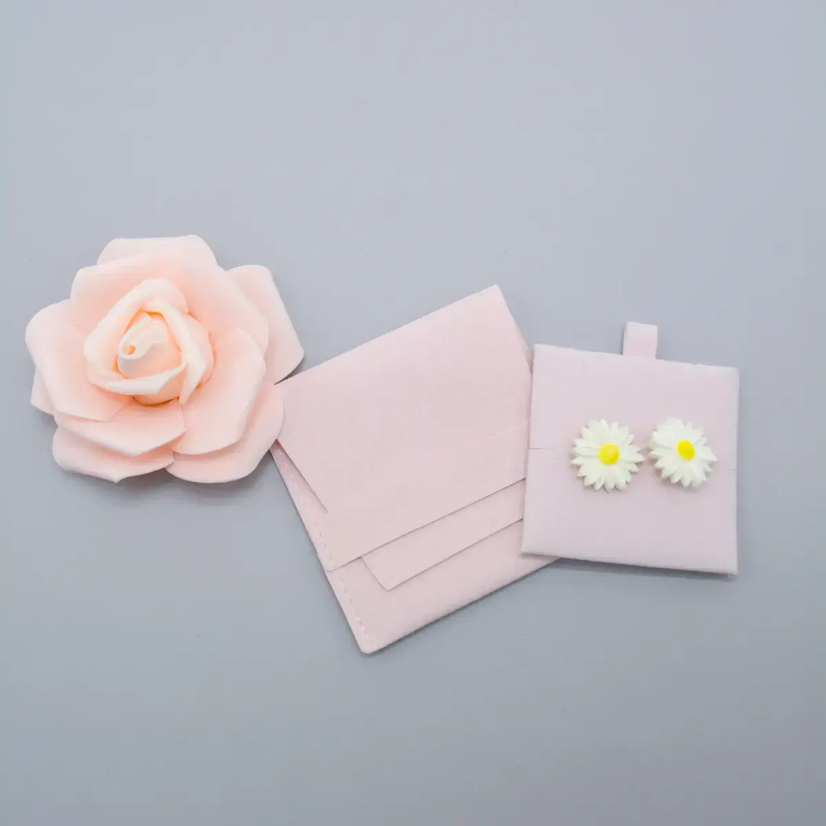 Support d'insertion rigide pour pochette bijoux suédine 6 x 6 cm - Rose – Paquet de 20 - Pochettes bijoux, Support bijoux-4