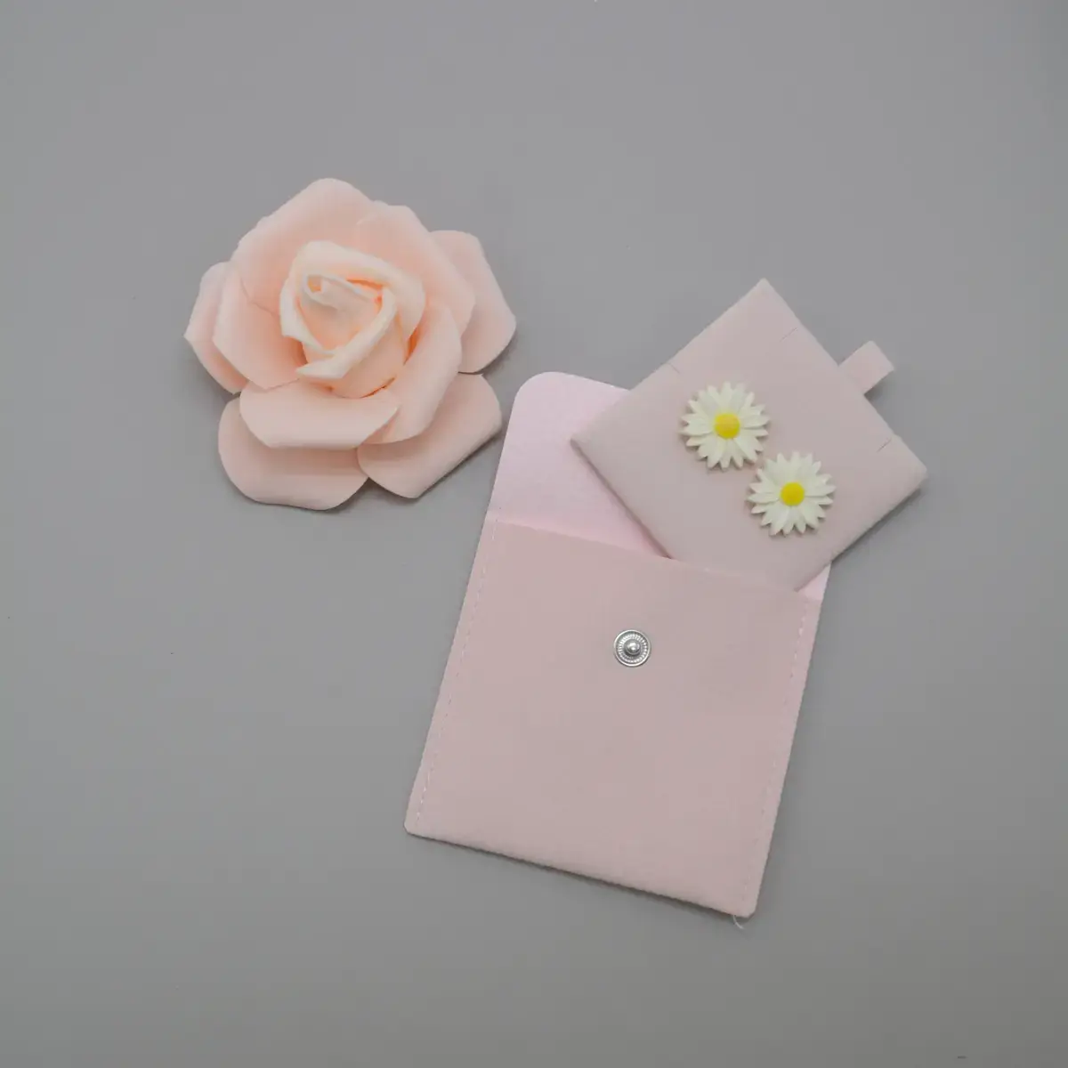 Support d'insertion rigide pour pochette bijoux suédine 6 x 6 cm - Rose – Paquet de 20 - Pochettes bijoux, Support bijoux-7