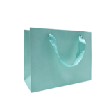Sac papier bleu gaufré avec poignées en ruban bleu L.19 x P.8 x H.15 cm, lot de 20 - Sacs kraft luxe