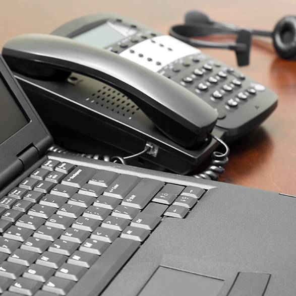 Nos conseillers vous répondent du lundi au vendredi de 8h30 à 18h sans interruption par téléphone au :  +33 (0) 2 99 71 05 71
